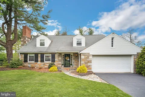 1032 Lindsay Lane, Jenkintown, PA MLS: PAMC2133948