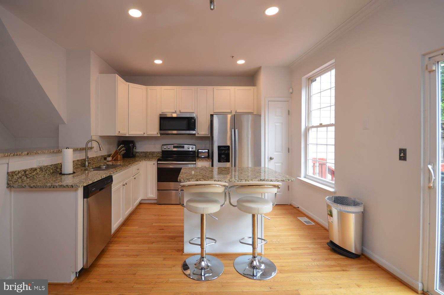 HUNTINGTON RIDGE - Residential