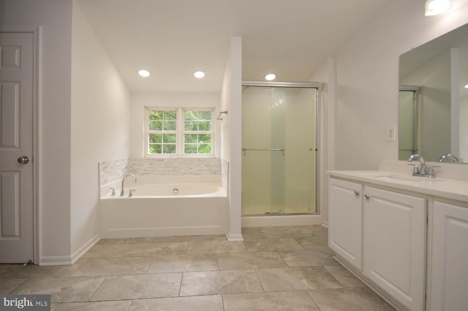 HUNTINGTON RIDGE - Residential