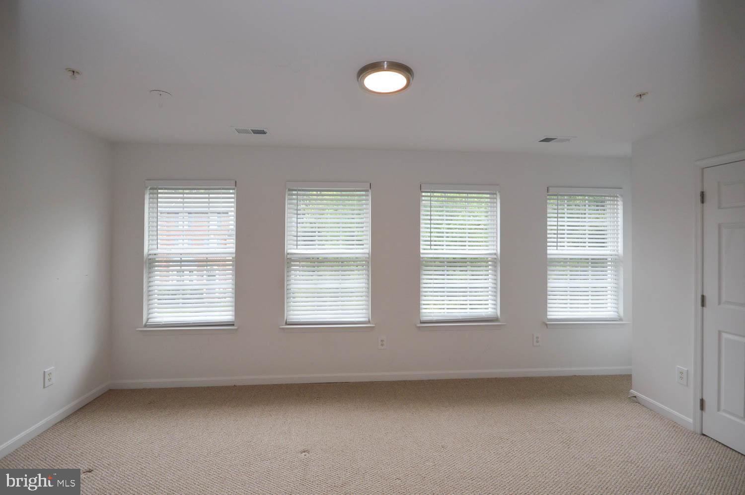 HUNTINGTON RIDGE - Residential