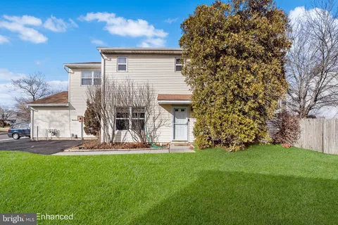 17 Vintage Drive, East Windsor, NJ 08520 - MLS#: NJME2071044