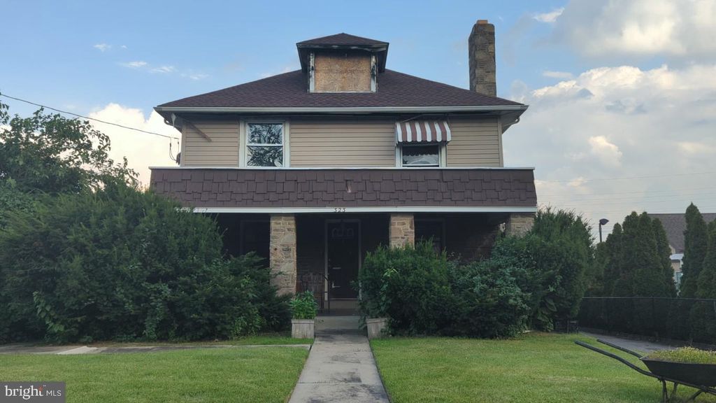 Photo of 323 S Chester Pike, GLENOLDEN, PA 19036 (MLS # PADE2100276)