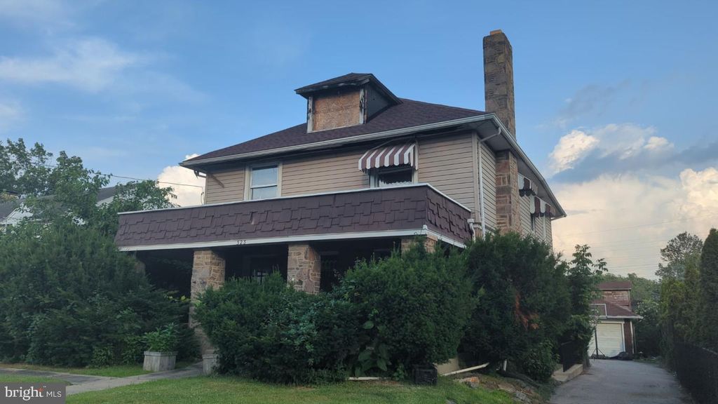 Photo of 323 S Chester Pike, GLENOLDEN, PA 19036 (MLS # PADE2100276)