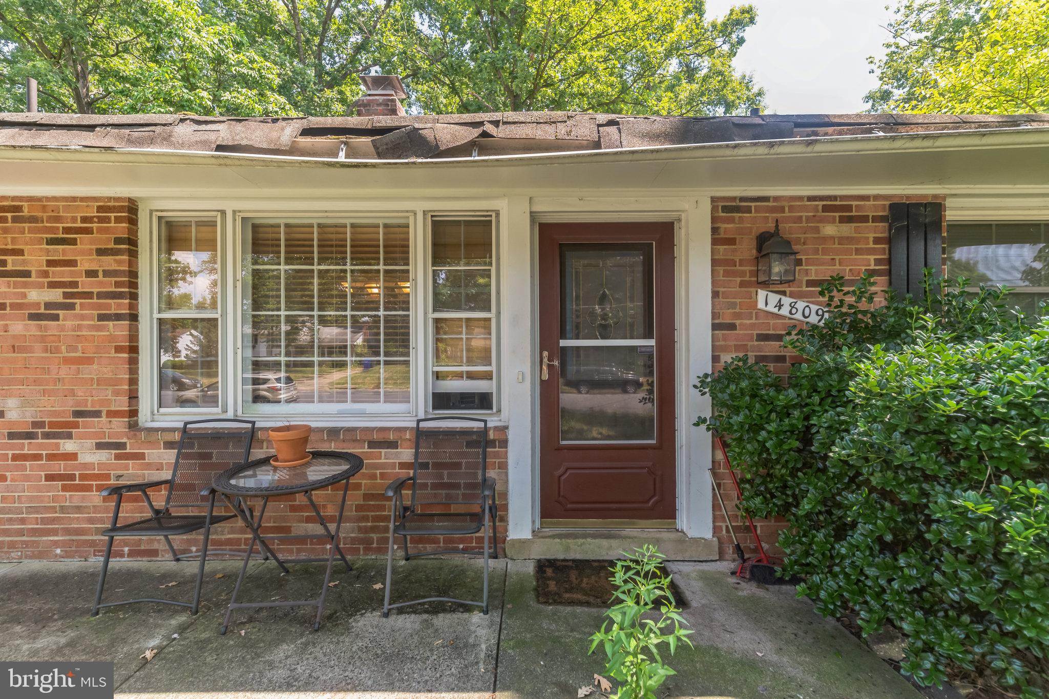 COUNTRY CLUB MANOR - Residential