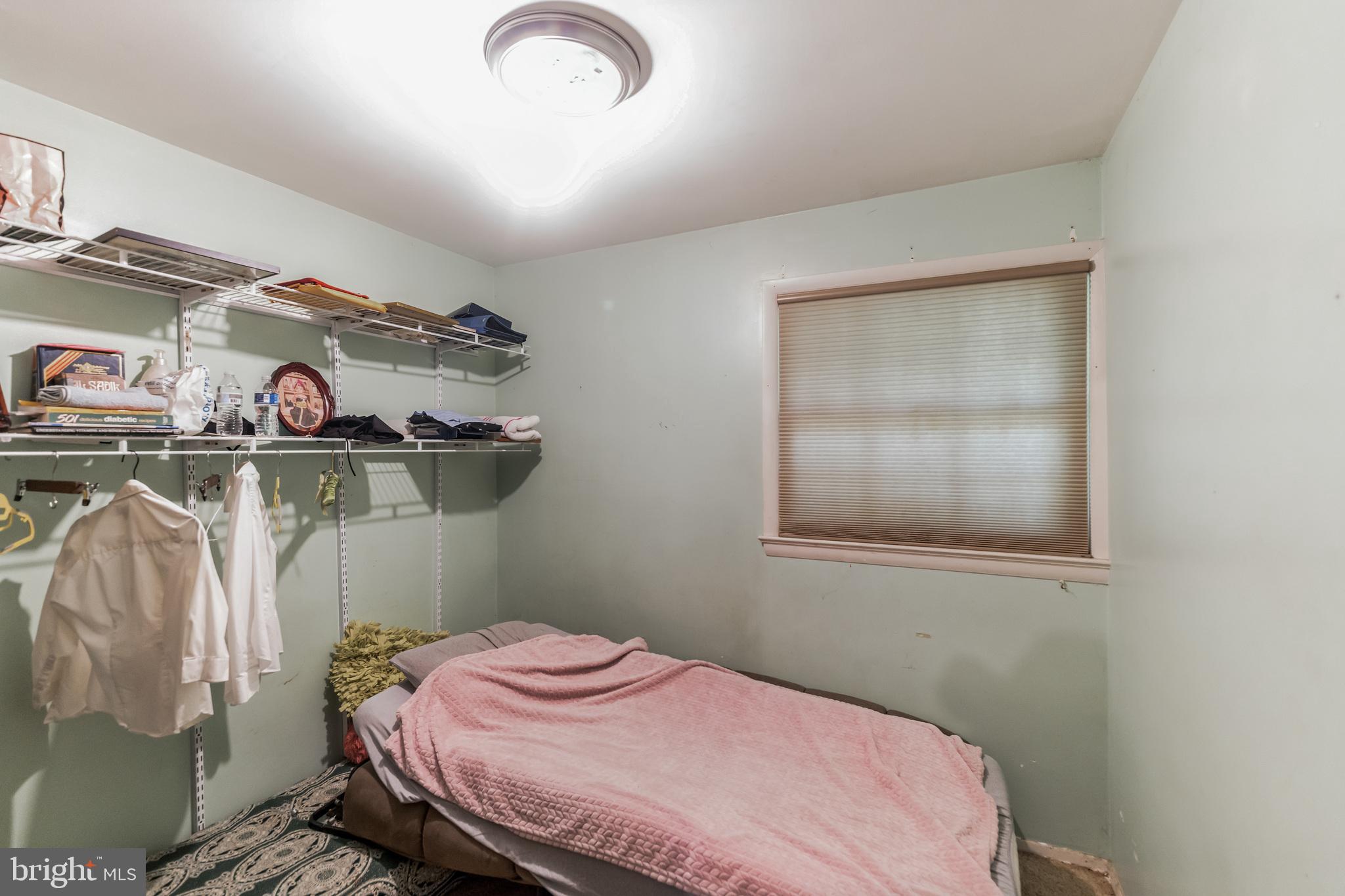 COUNTRY CLUB MANOR - Residential