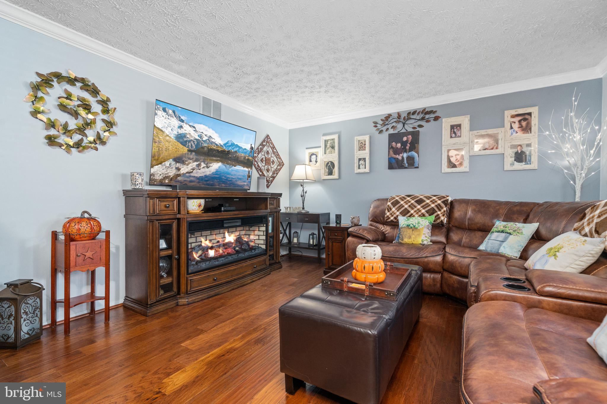 NEWINGTON FOREST - Residential