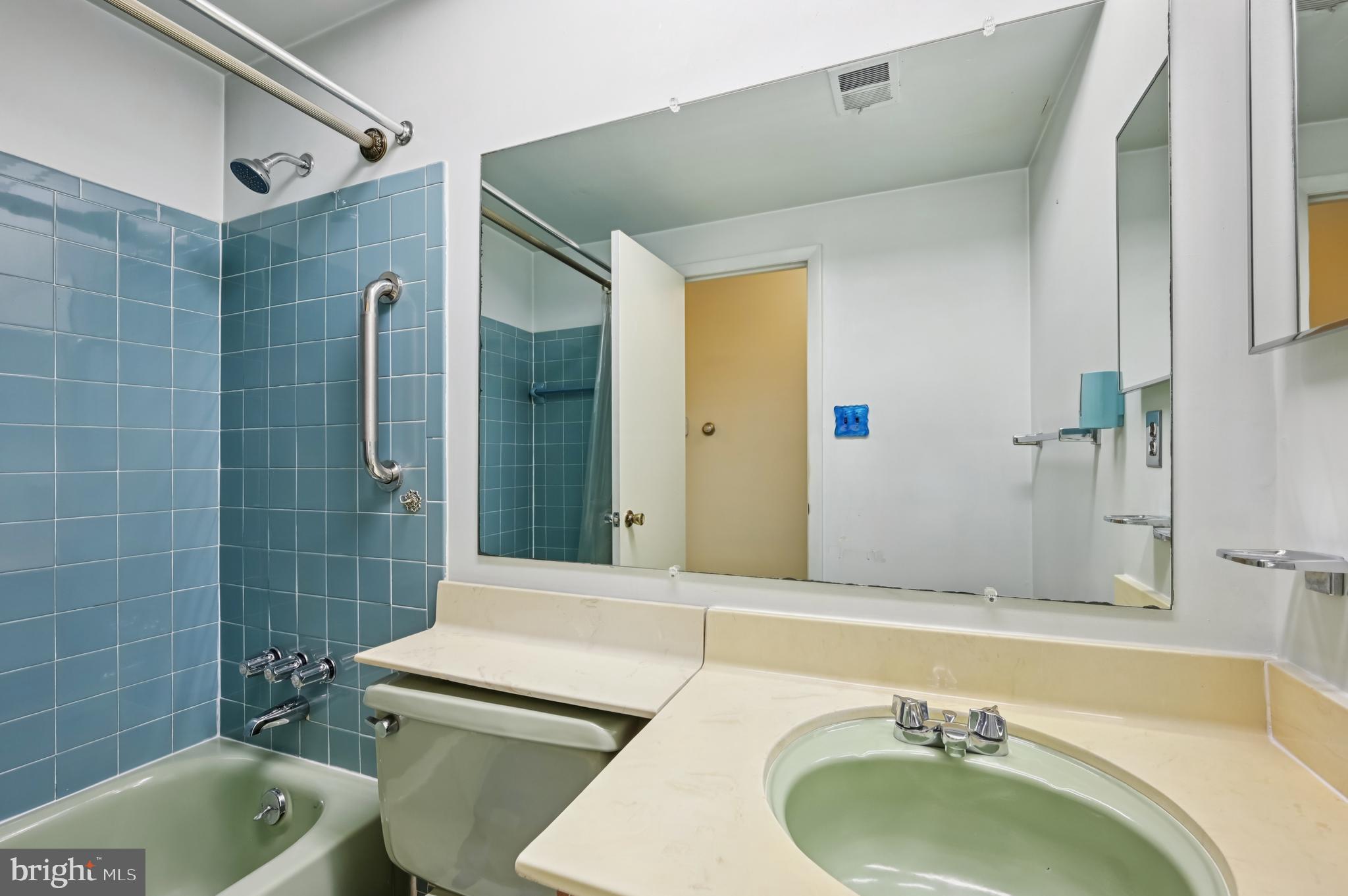 VILLAGE OF HARPERS CHOICE - Residential