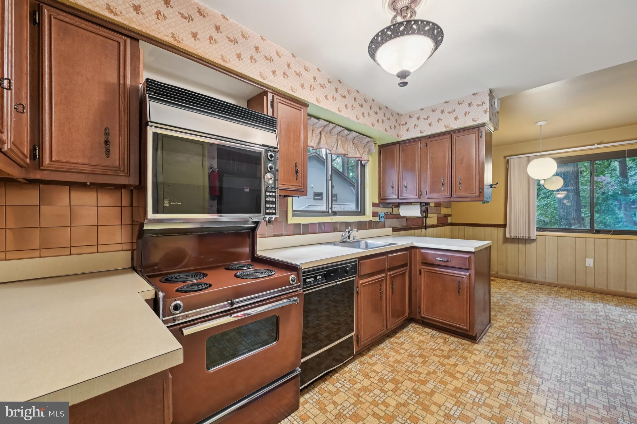 VILLAGE OF HARPERS CHOICE - Residential