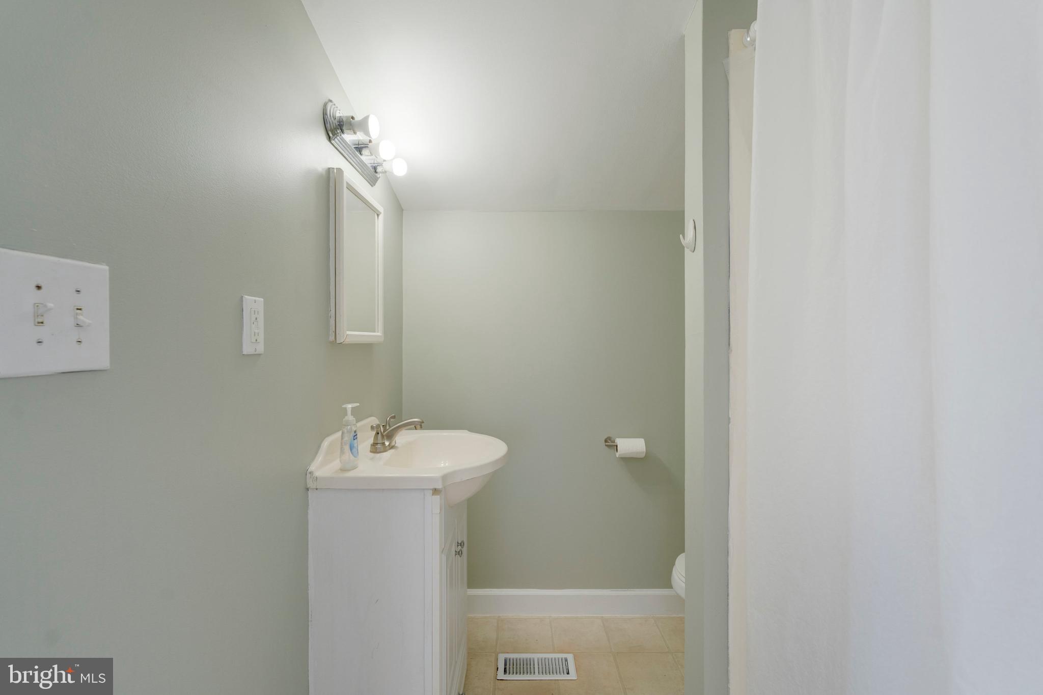 MANASSAS PARK - Residential Lease