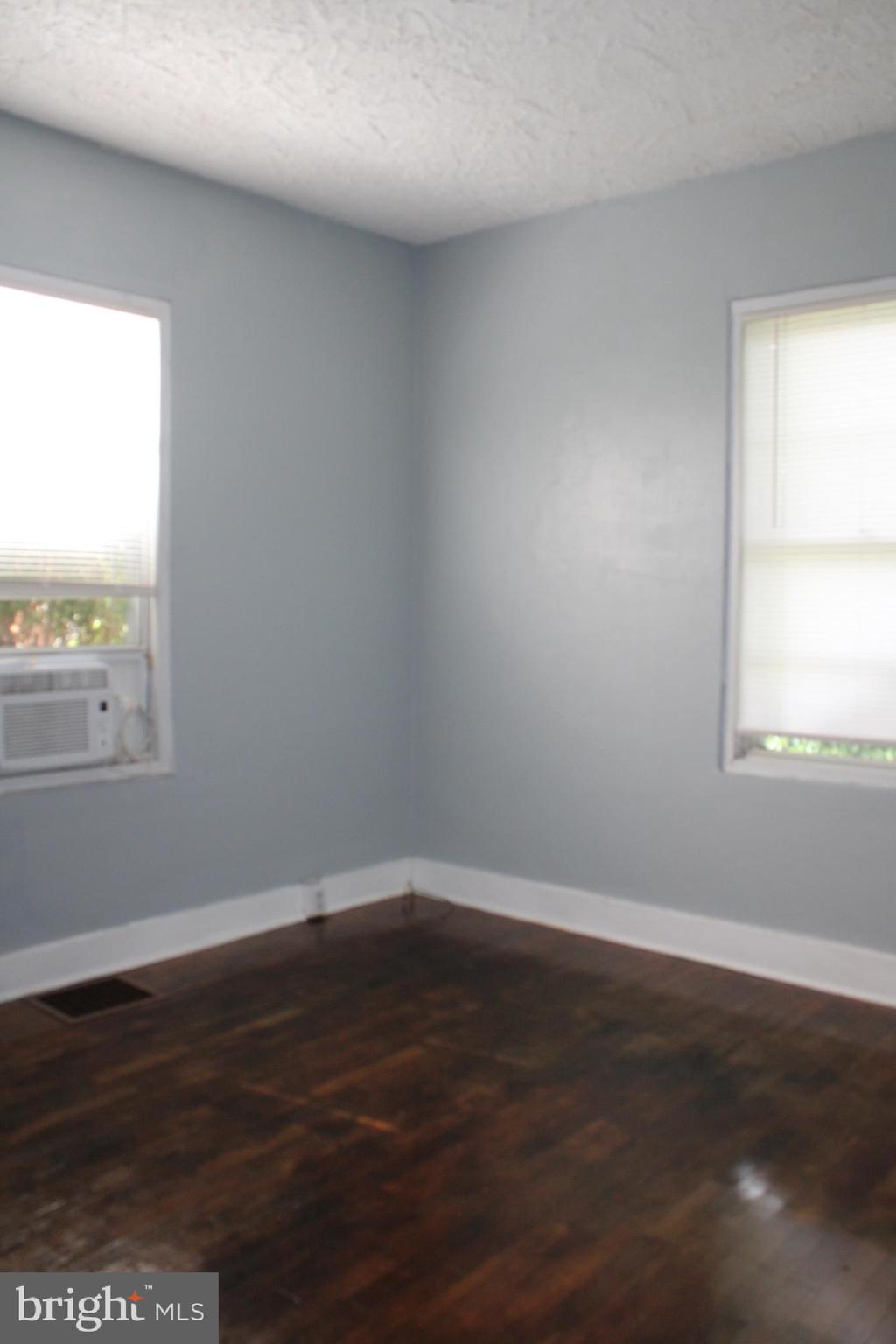 NORTH END - Residential