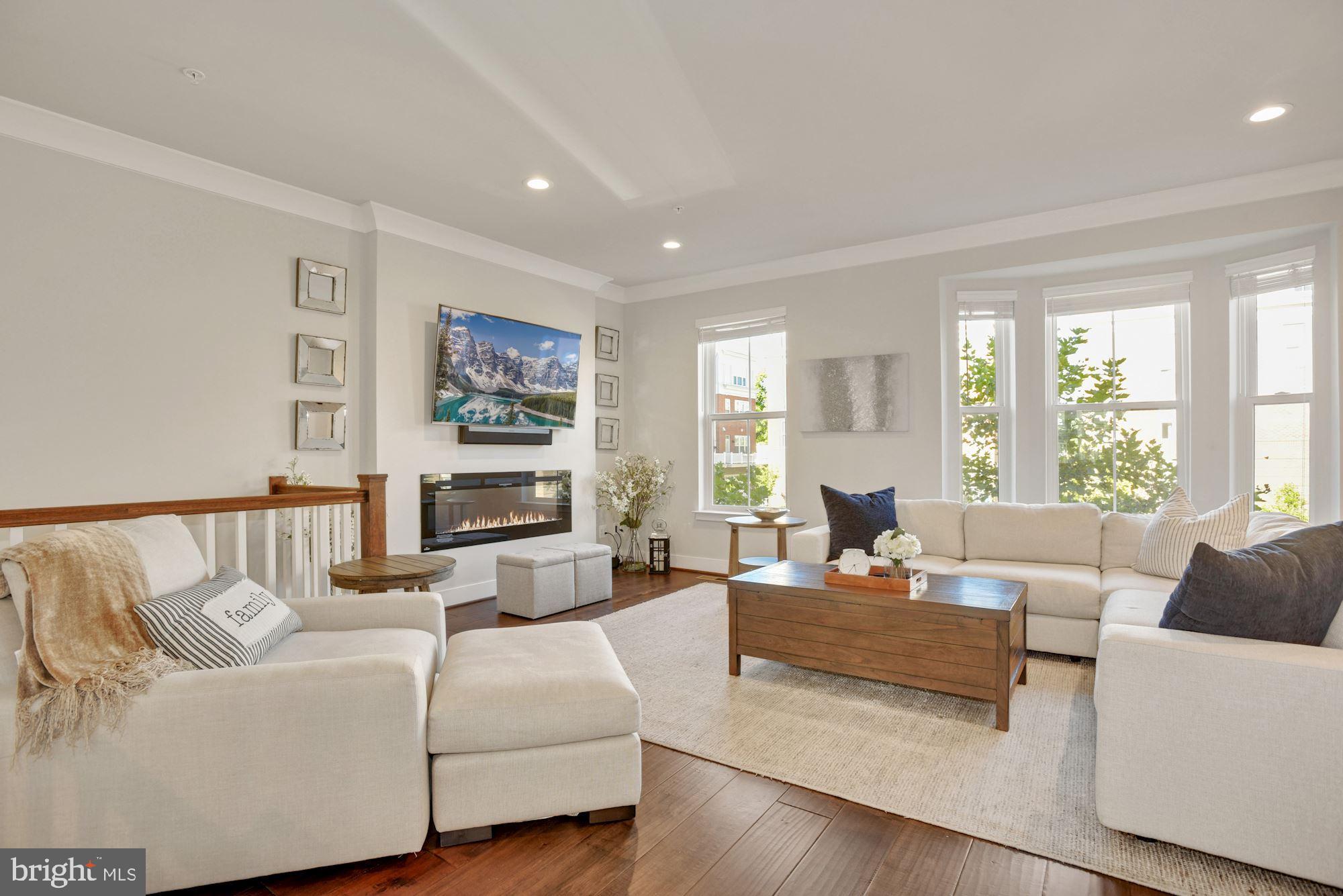 MOSAIC AT MERRIFIELD - Residential