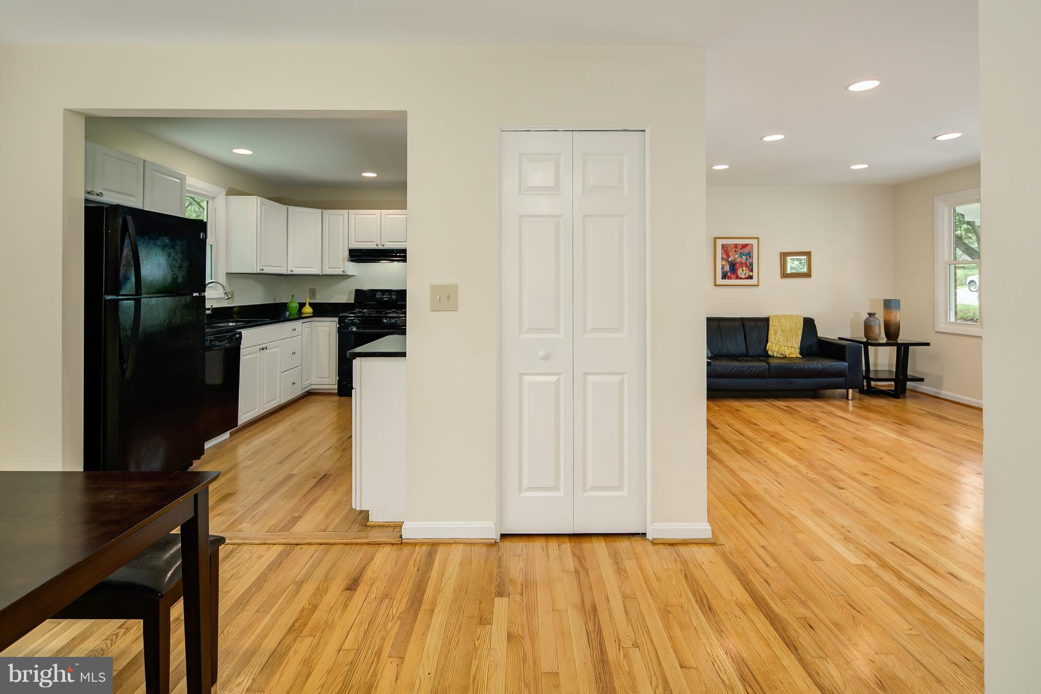 FAIRFAX VILLA - Residential