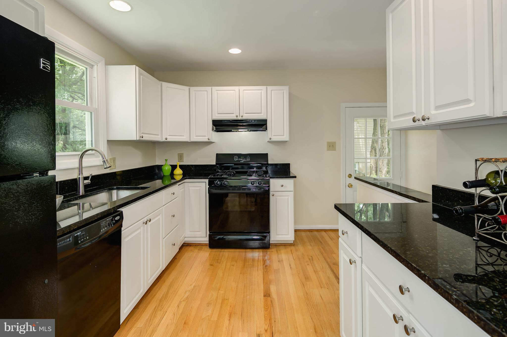 FAIRFAX VILLA - Residential