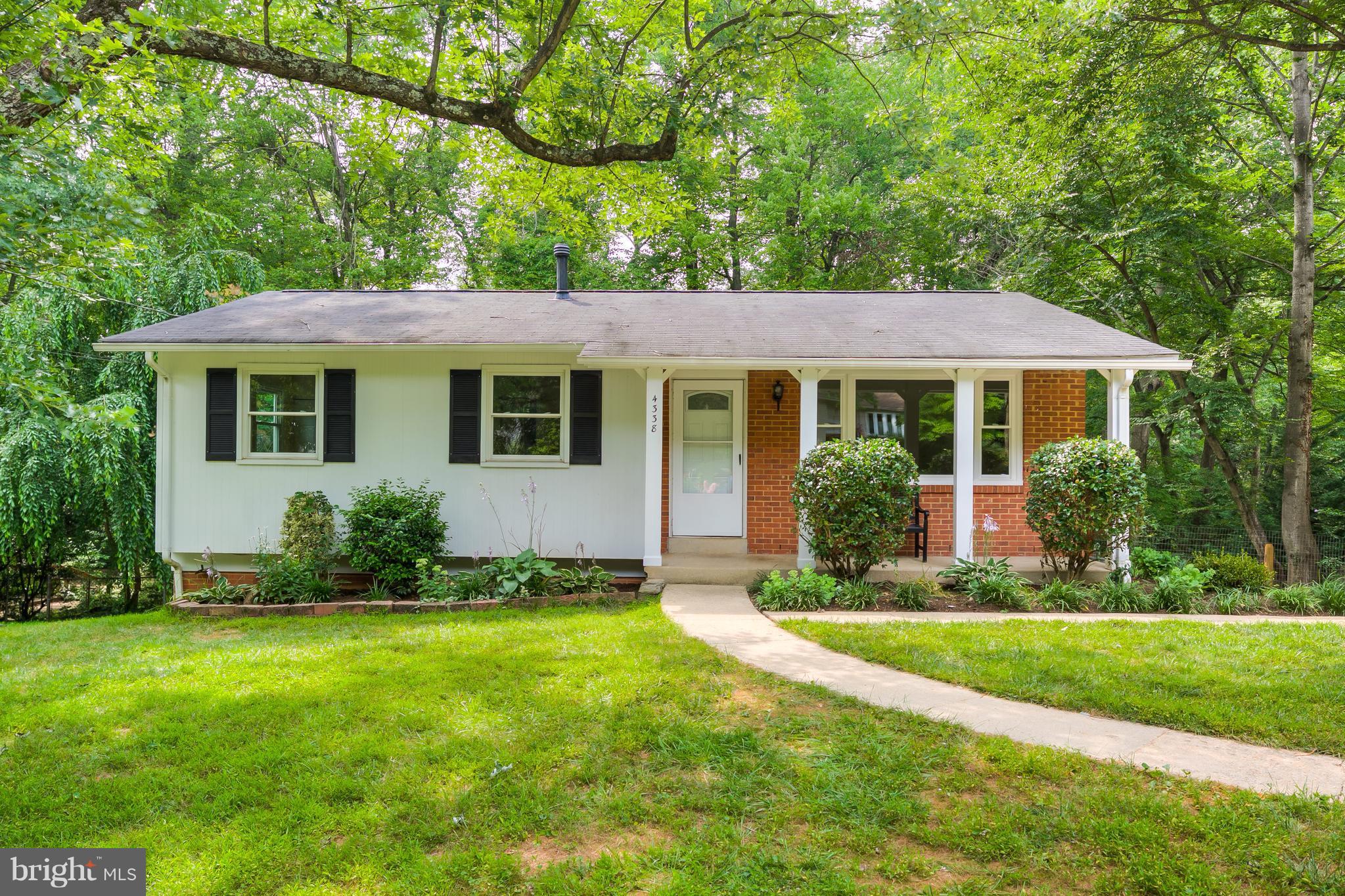 FAIRFAX VILLA - Residential