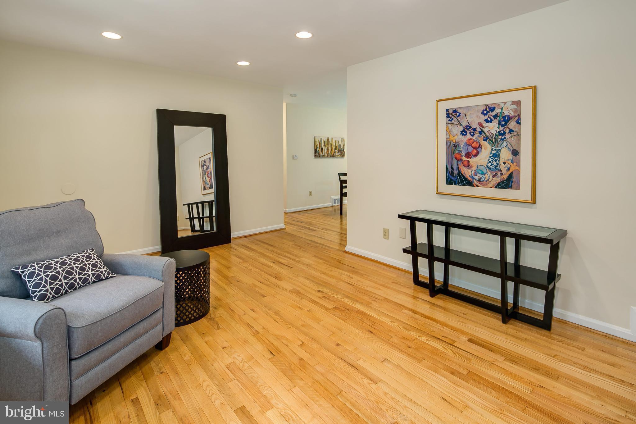 FAIRFAX VILLA - Residential