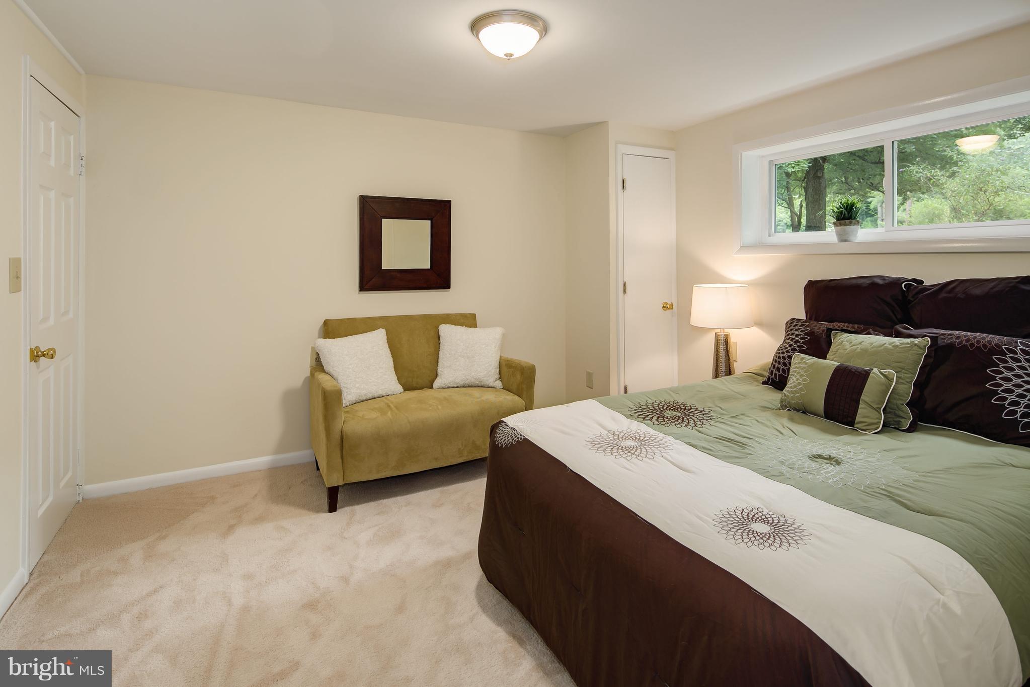 FAIRFAX VILLA - Residential