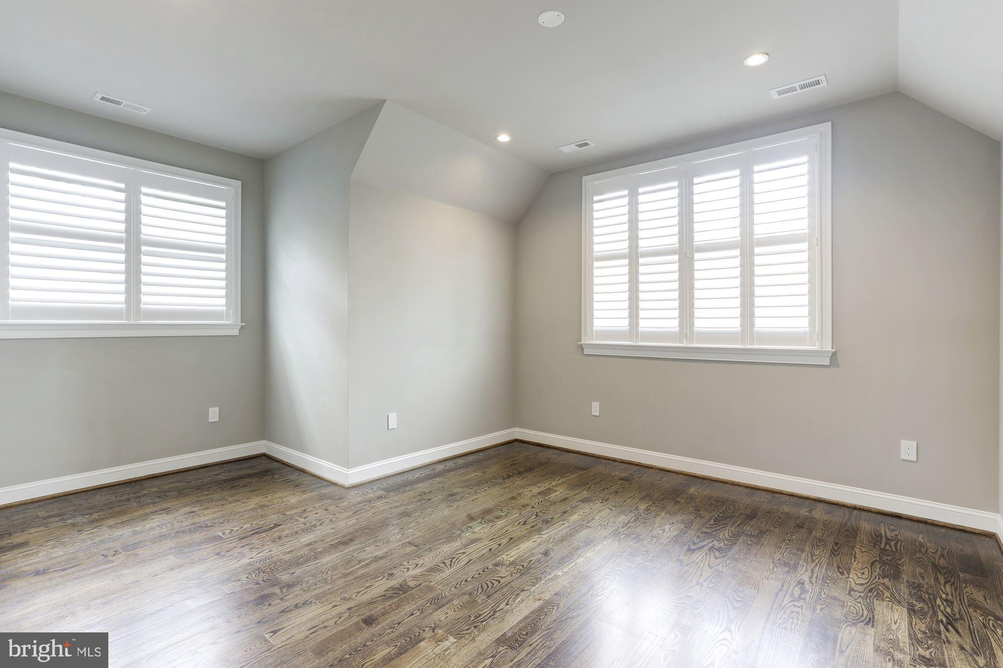 KENT GARDENS - Residential