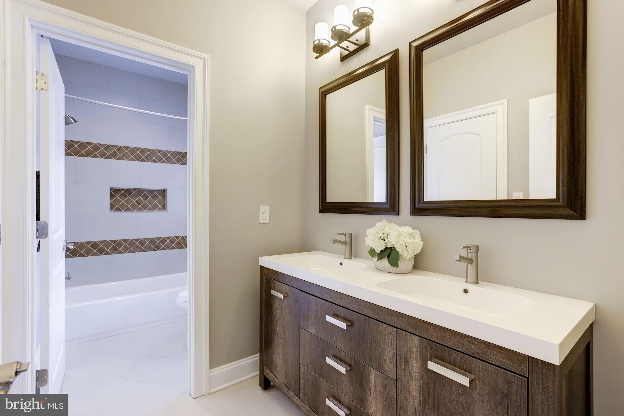 KENT GARDENS - Residential