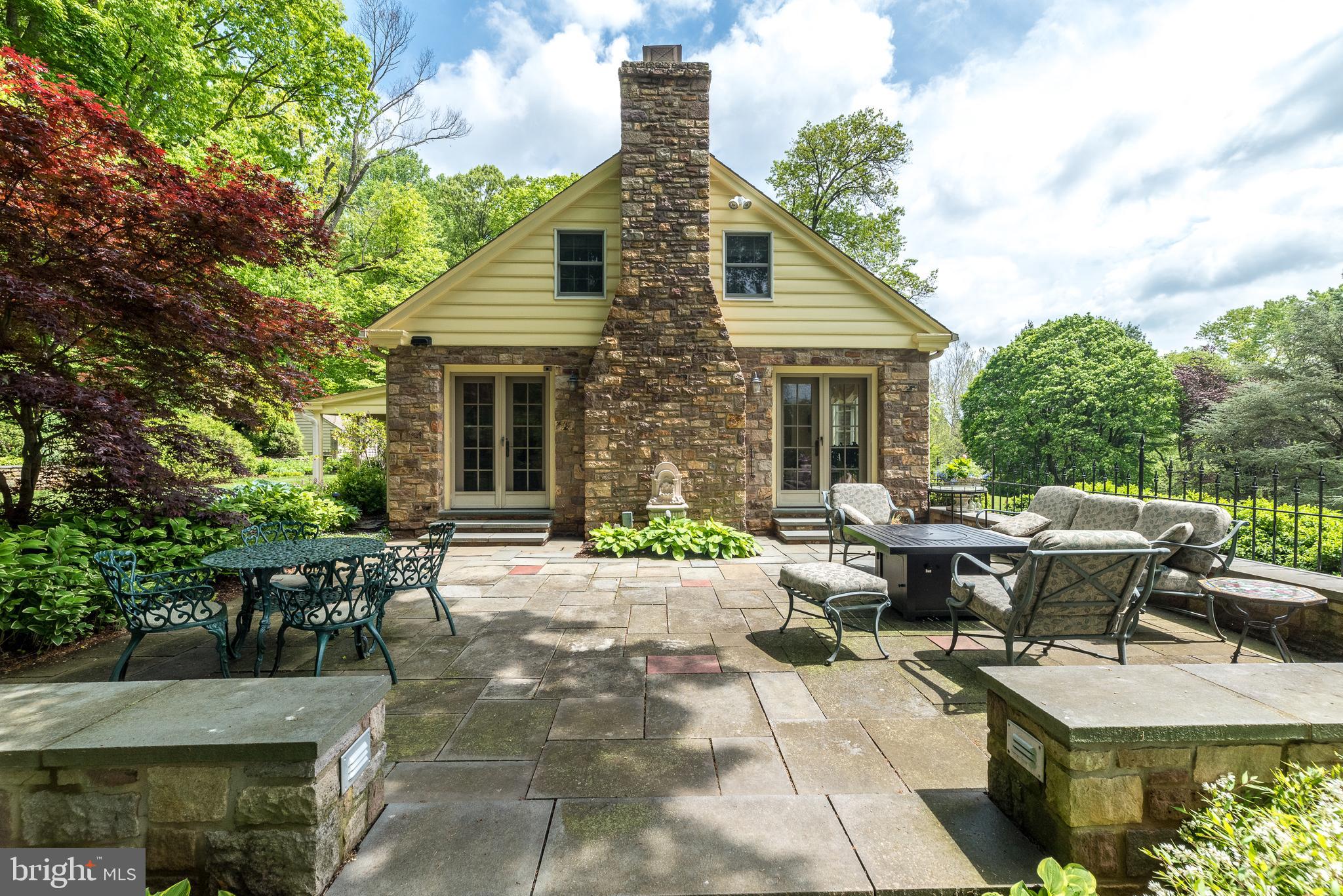 SPRING VALLEY - Land