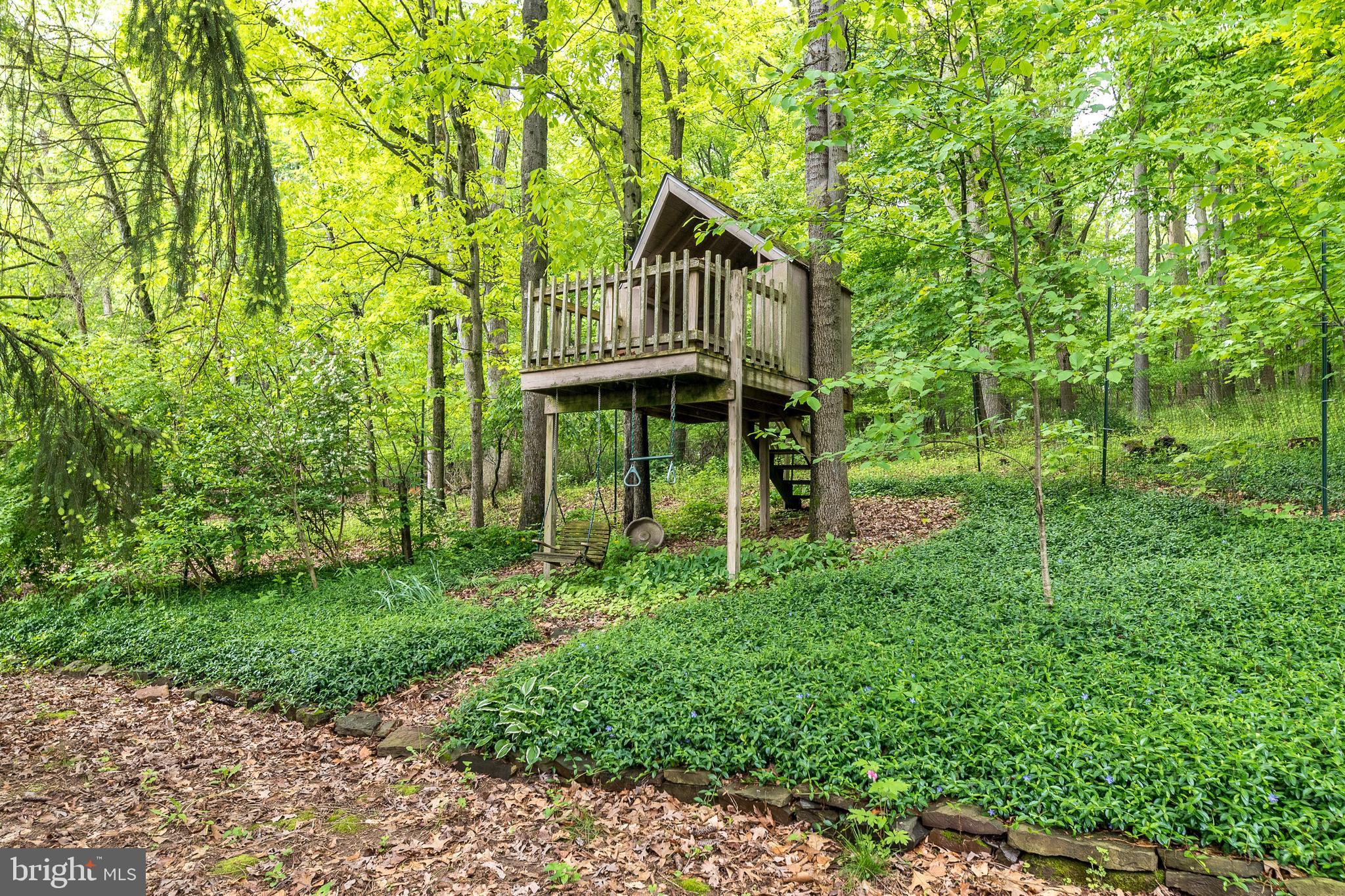 SPRING VALLEY - Land