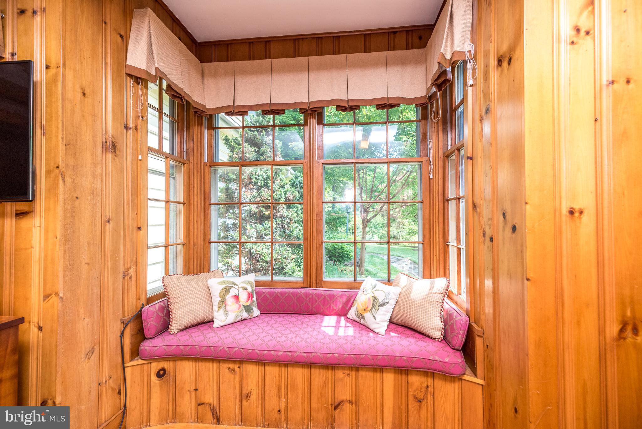 SPRING VALLEY - Land