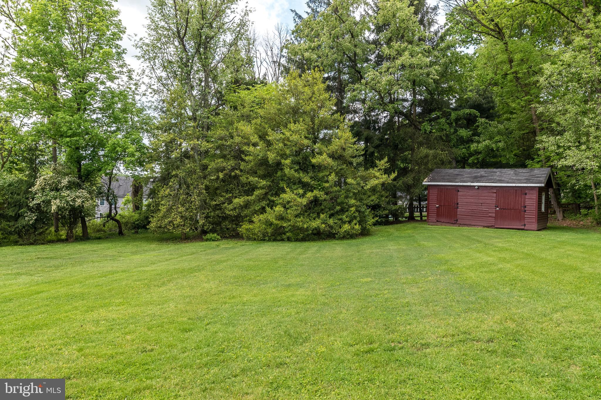 SPRING VALLEY - Land