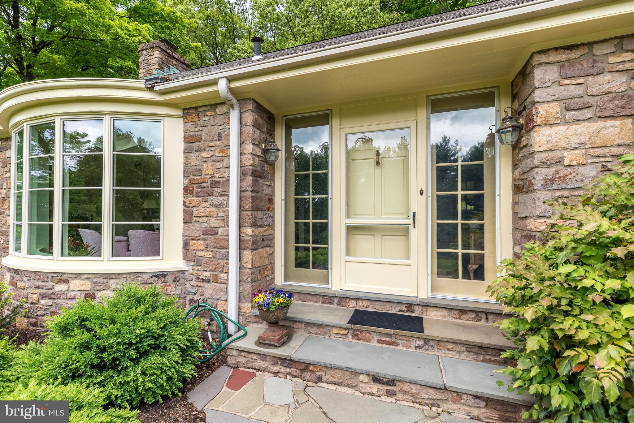 SPRING VALLEY - Land