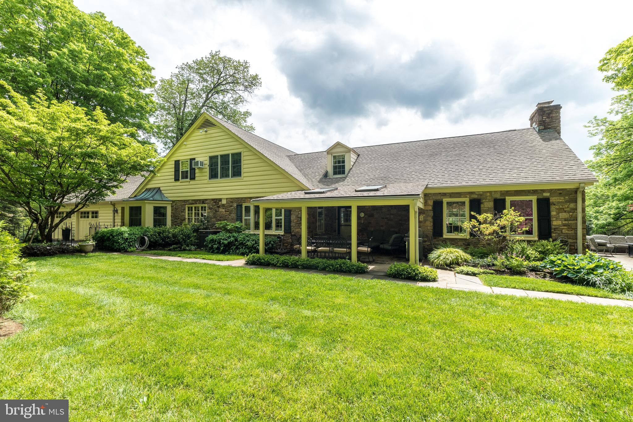 SPRING VALLEY - Land