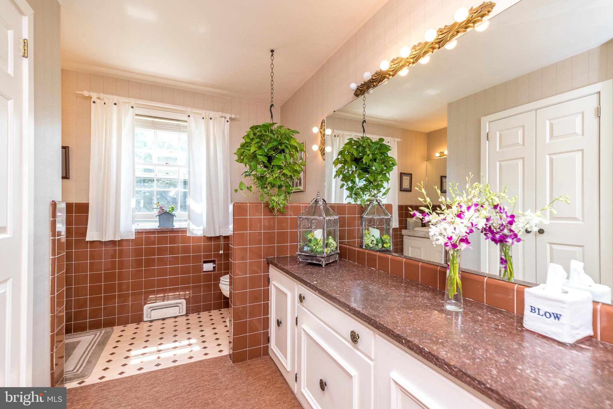 SPRING VALLEY - Land