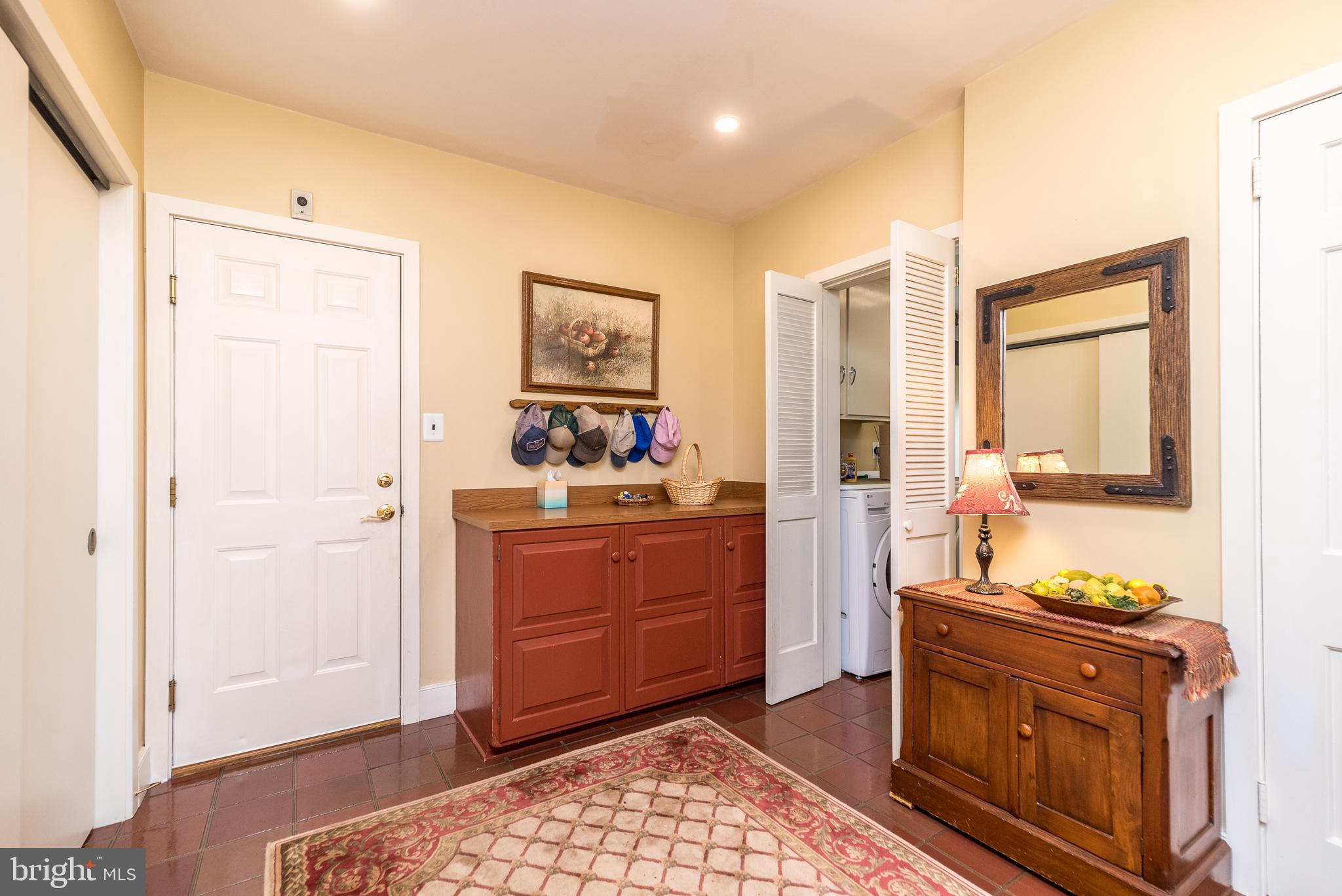 SPRING VALLEY - Land