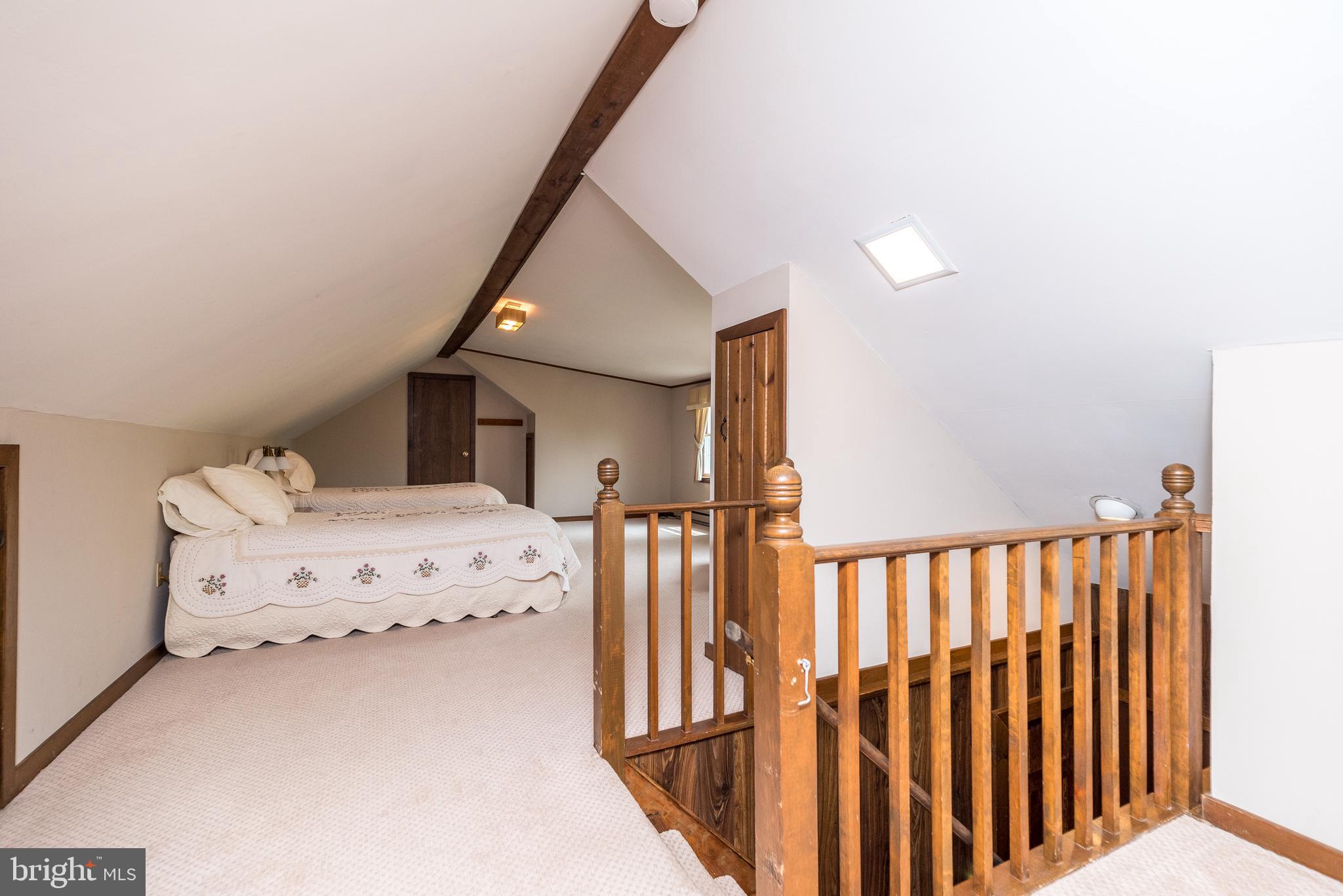 SPRING VALLEY - Land