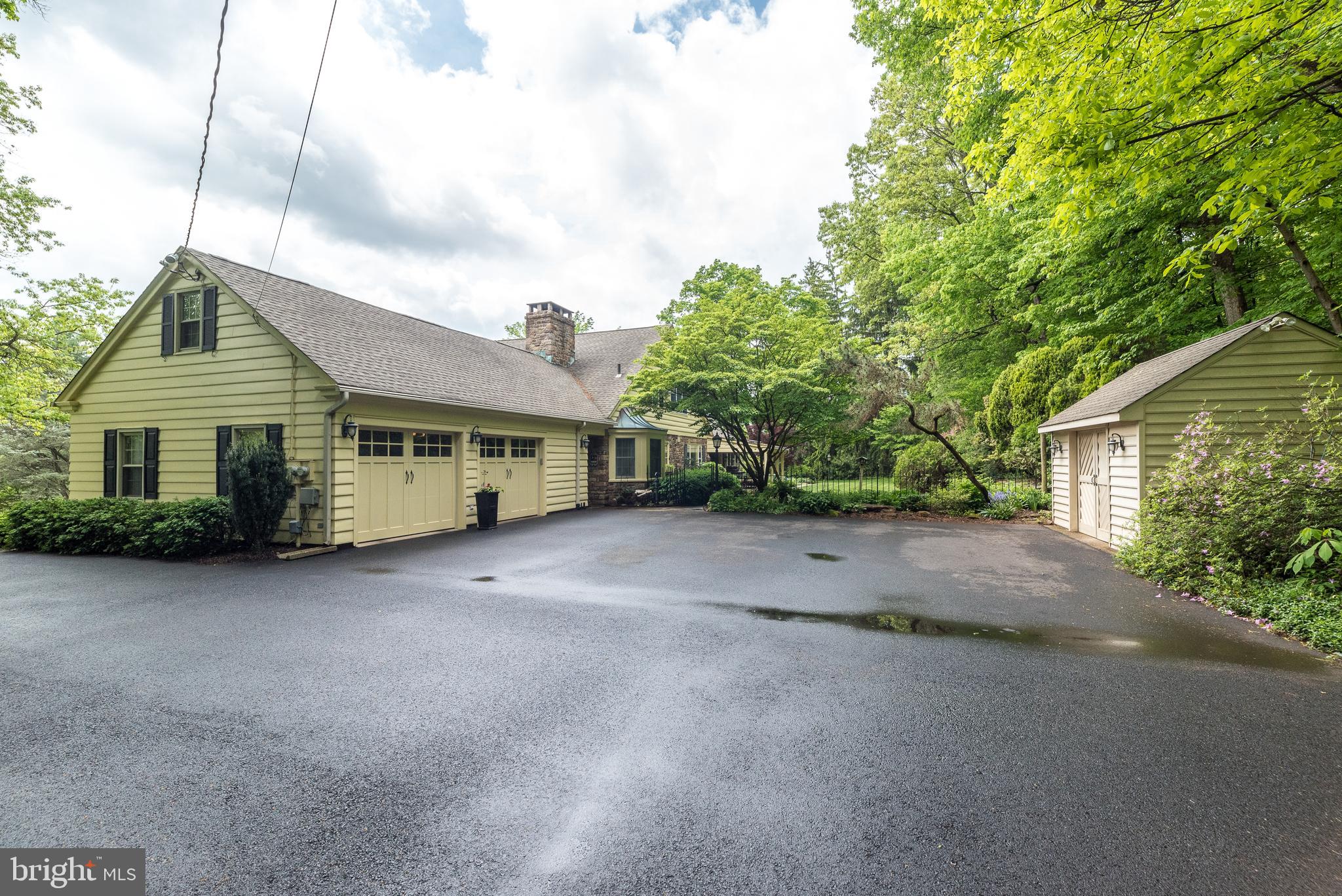 SPRING VALLEY - Land