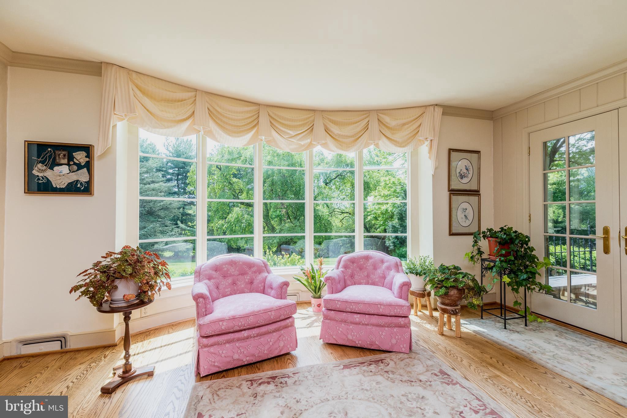 SPRING VALLEY - Land