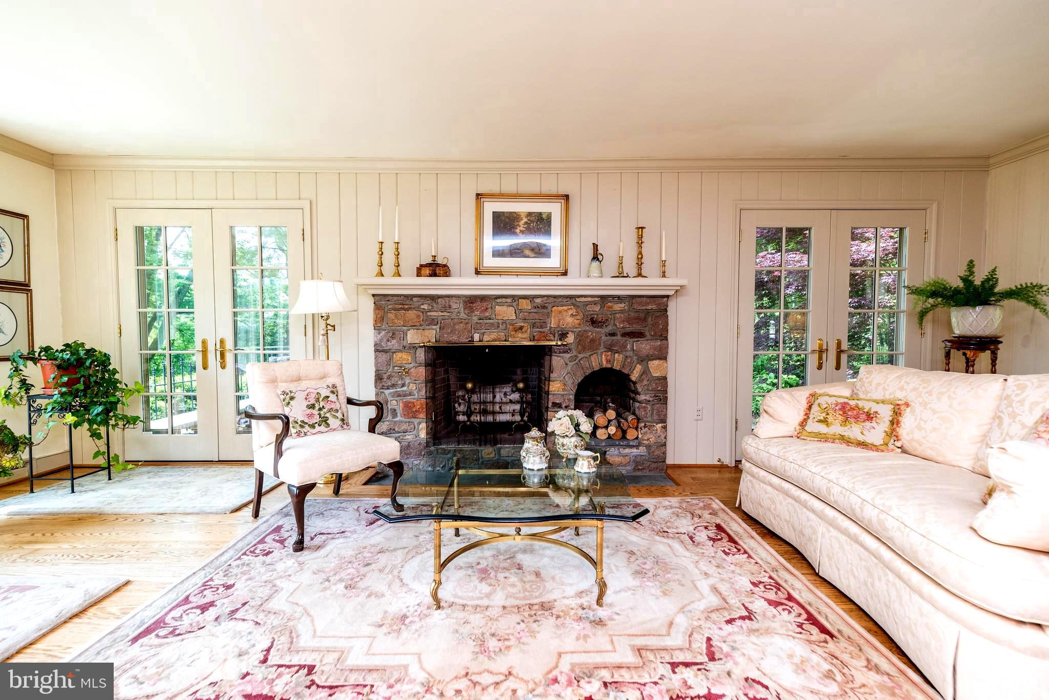 SPRING VALLEY - Land