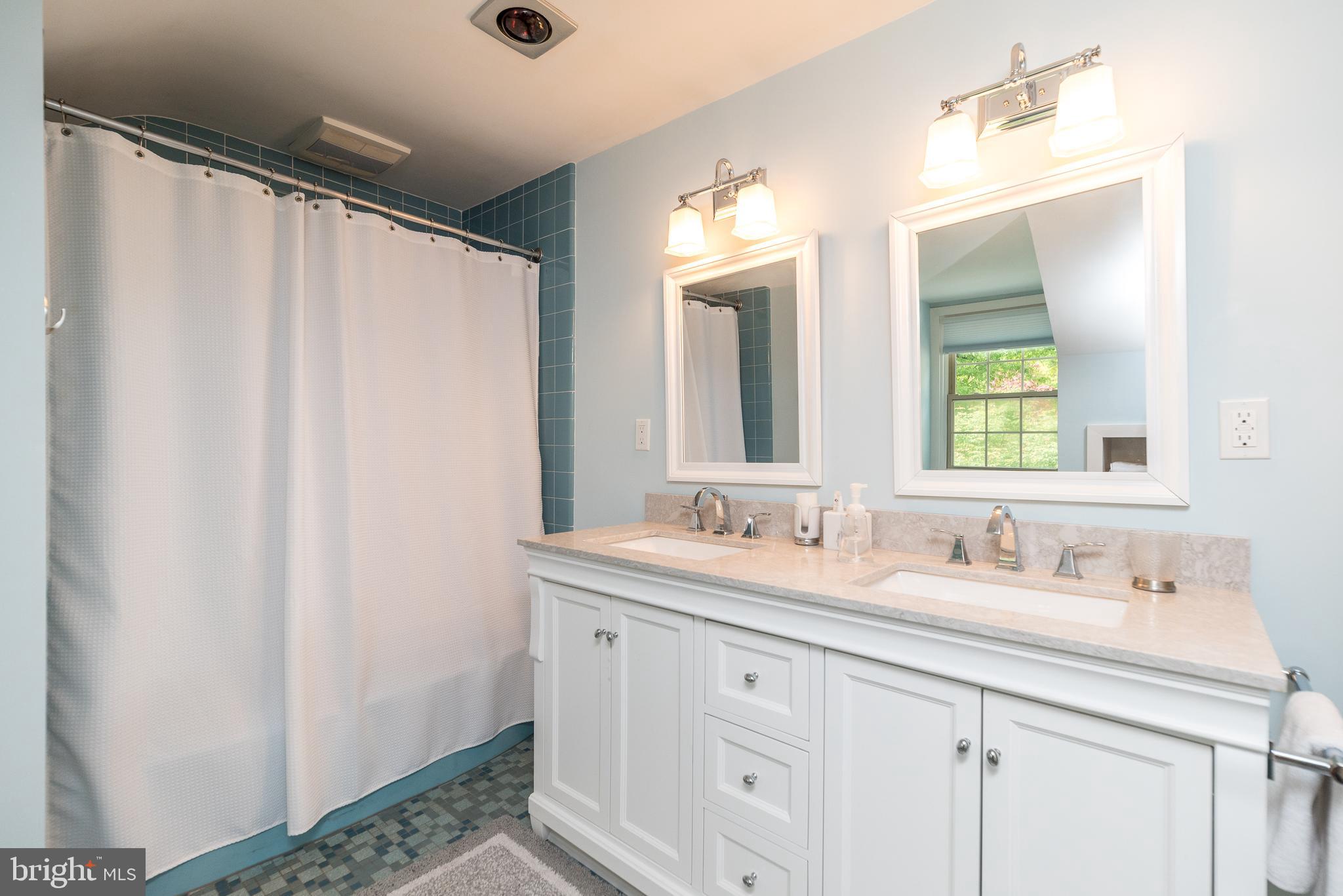 SPRING VALLEY - Land