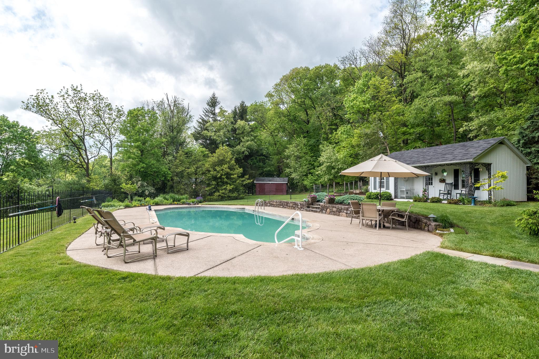 SPRING VALLEY - Land