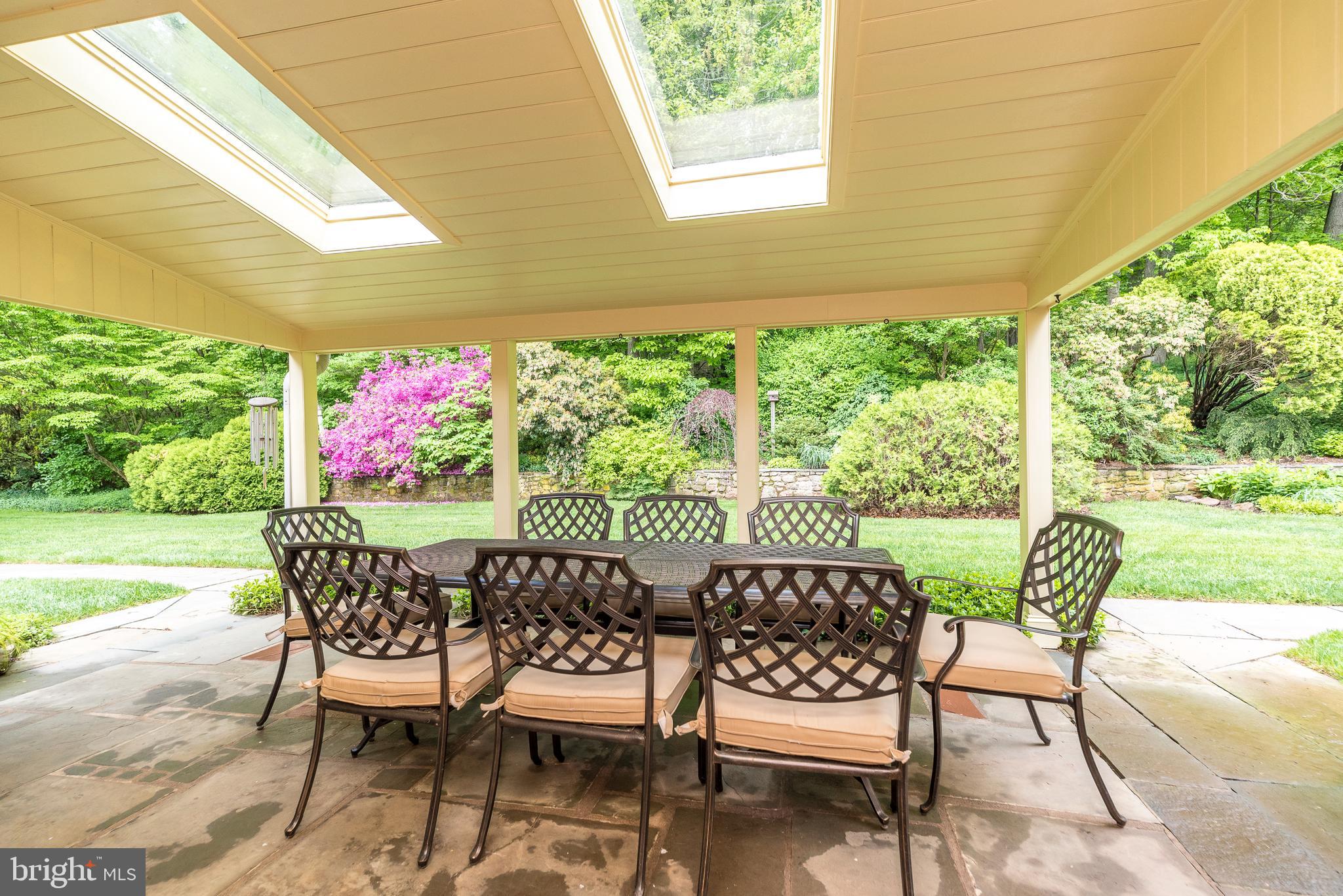 SPRING VALLEY - Land