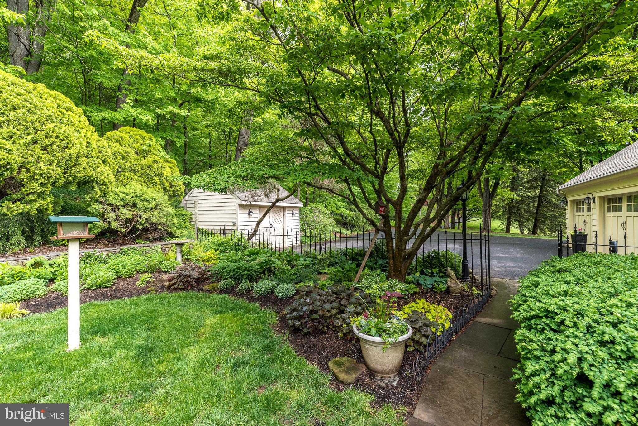 SPRING VALLEY - Land