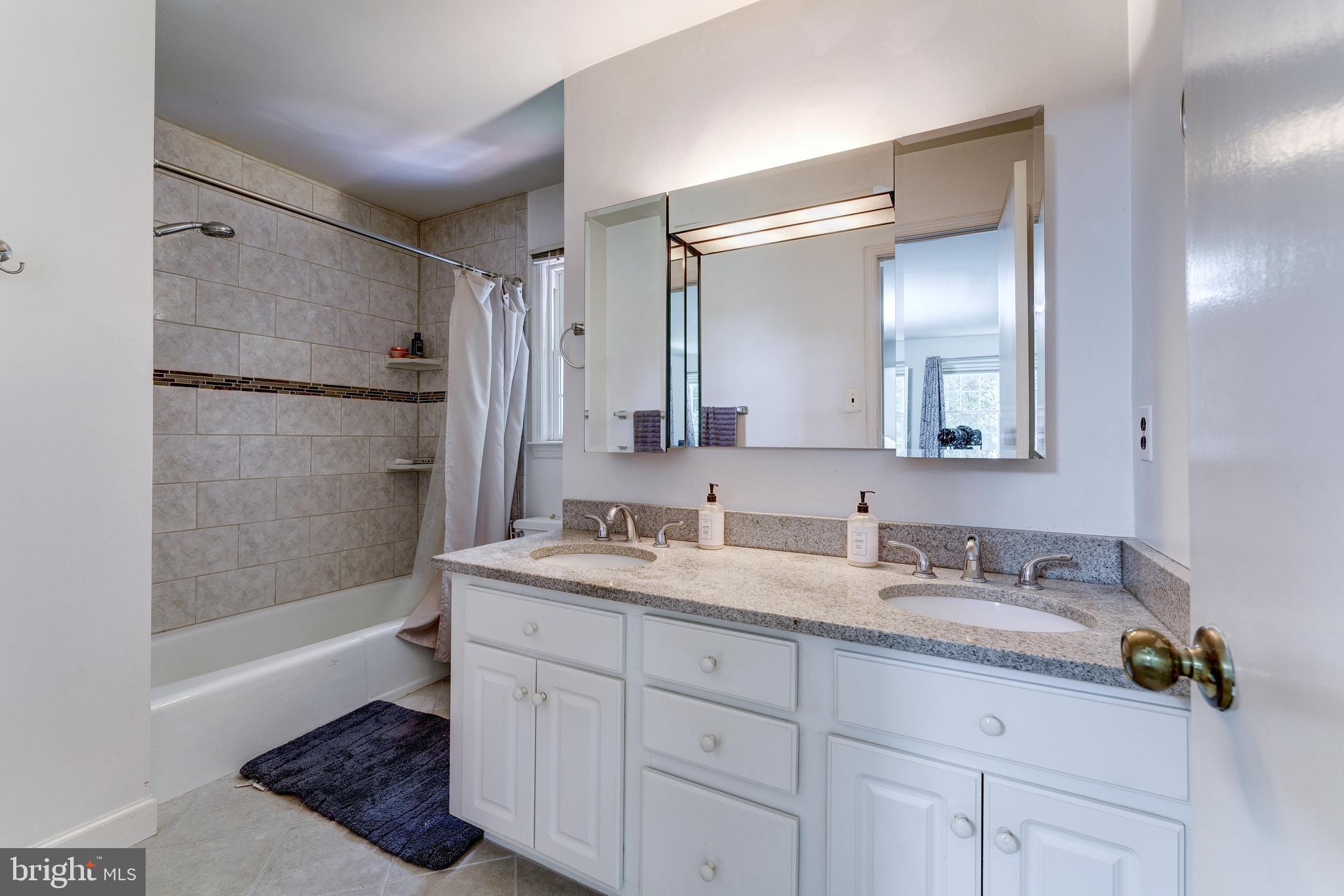 HERITAGE FARM - Residential Lease