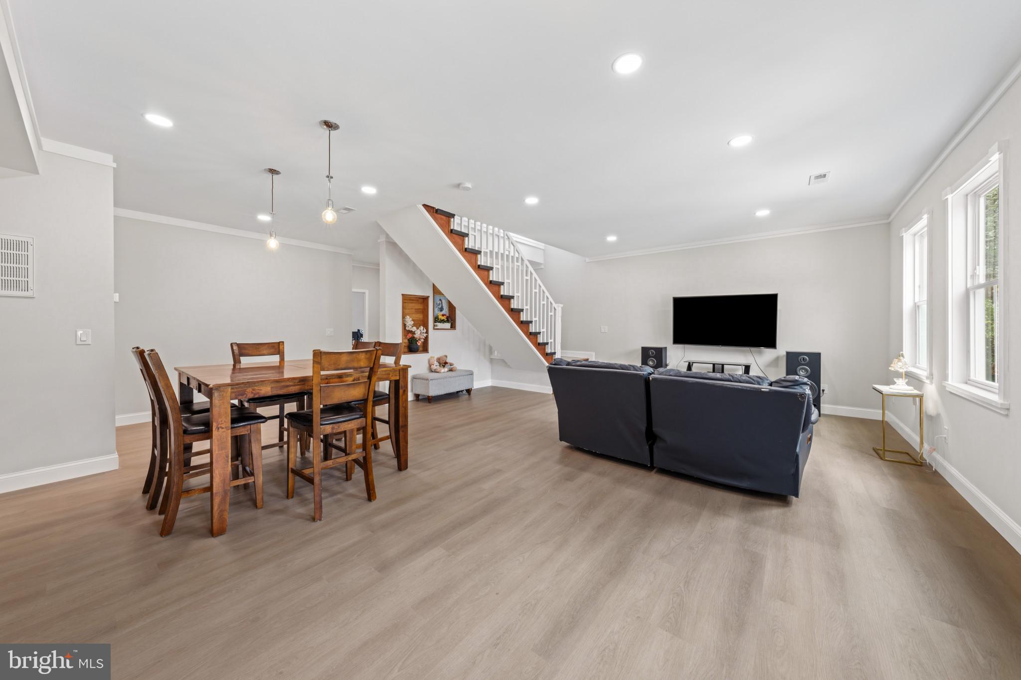 6467 THIRD STREET