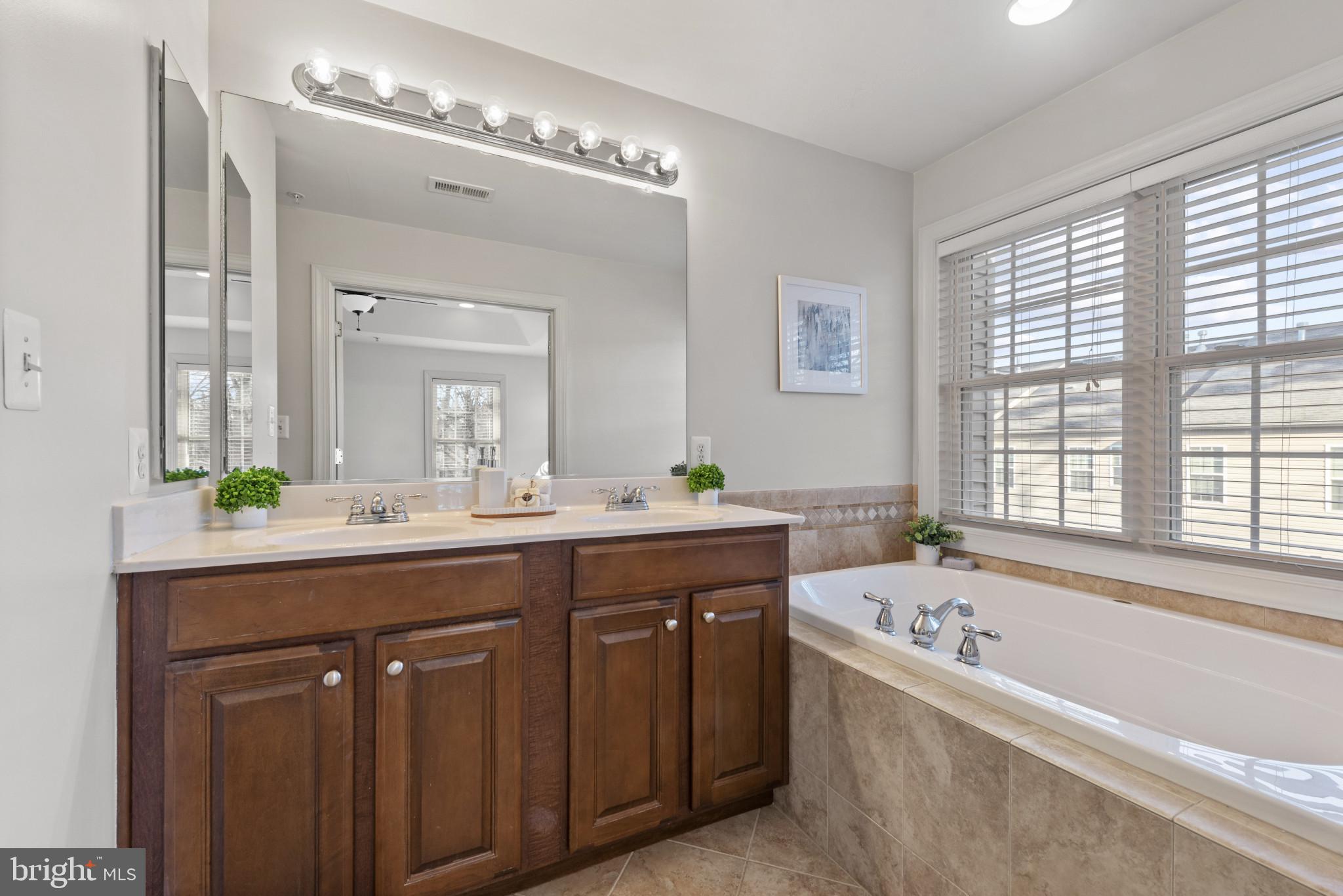 ADMIRALS VIEW - Residential