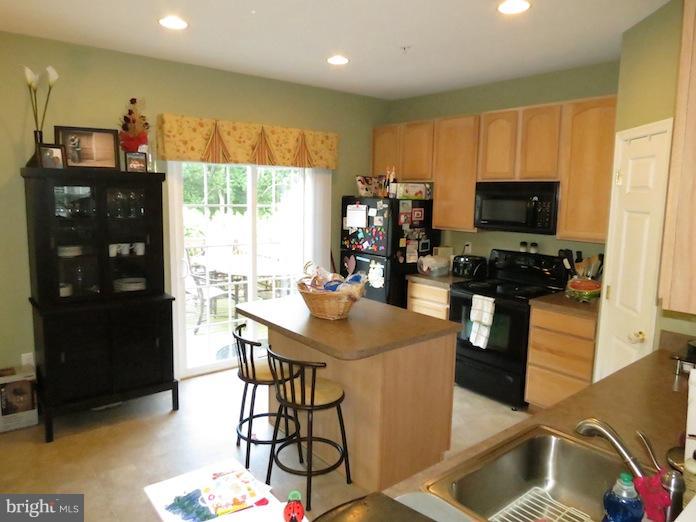 TWIN ARCH CROSSING - Residential Lease