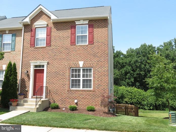 TWIN ARCH CROSSING - Residential Lease