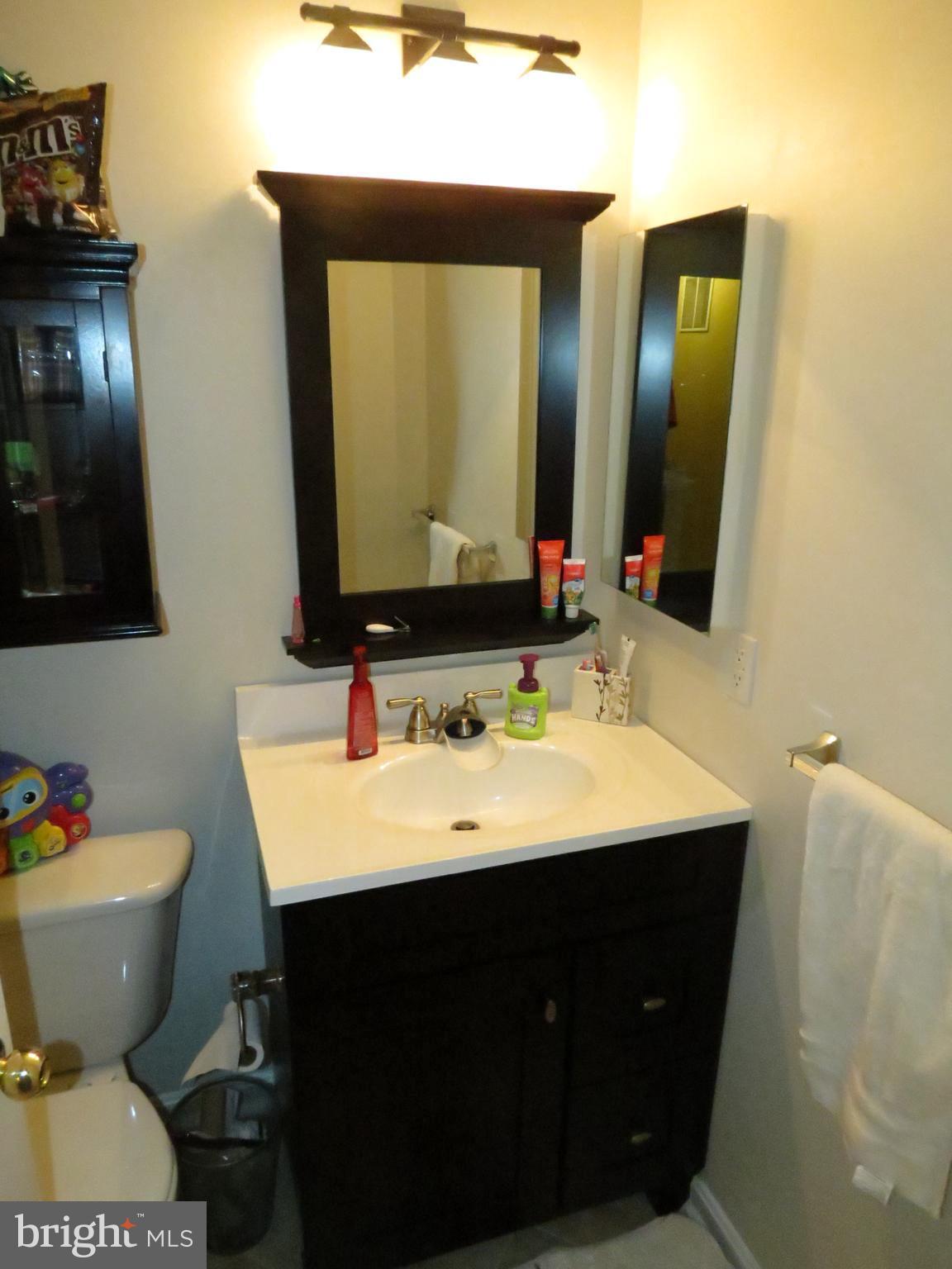 TWIN ARCH CROSSING - Residential Lease