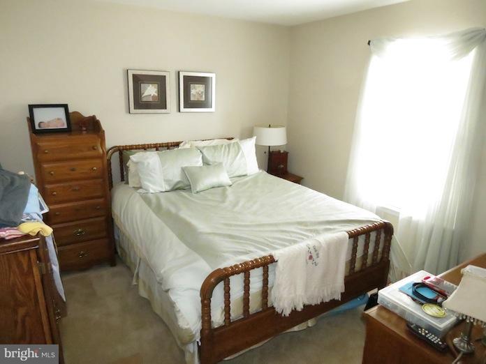 TWIN ARCH CROSSING - Residential Lease