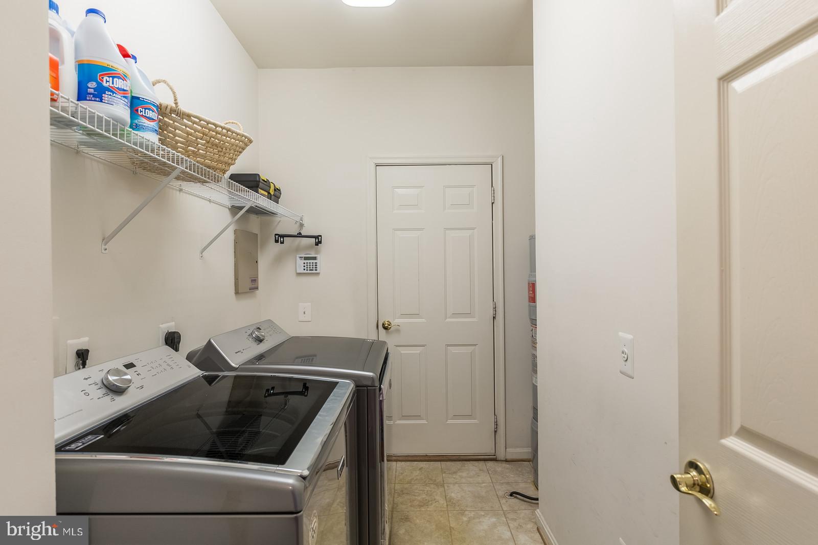 FOUR SEASONS - Residential