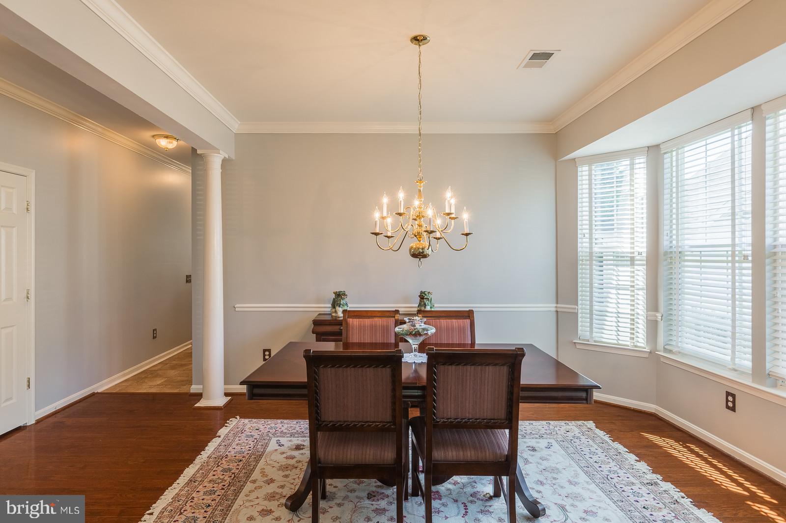 FOUR SEASONS - Residential