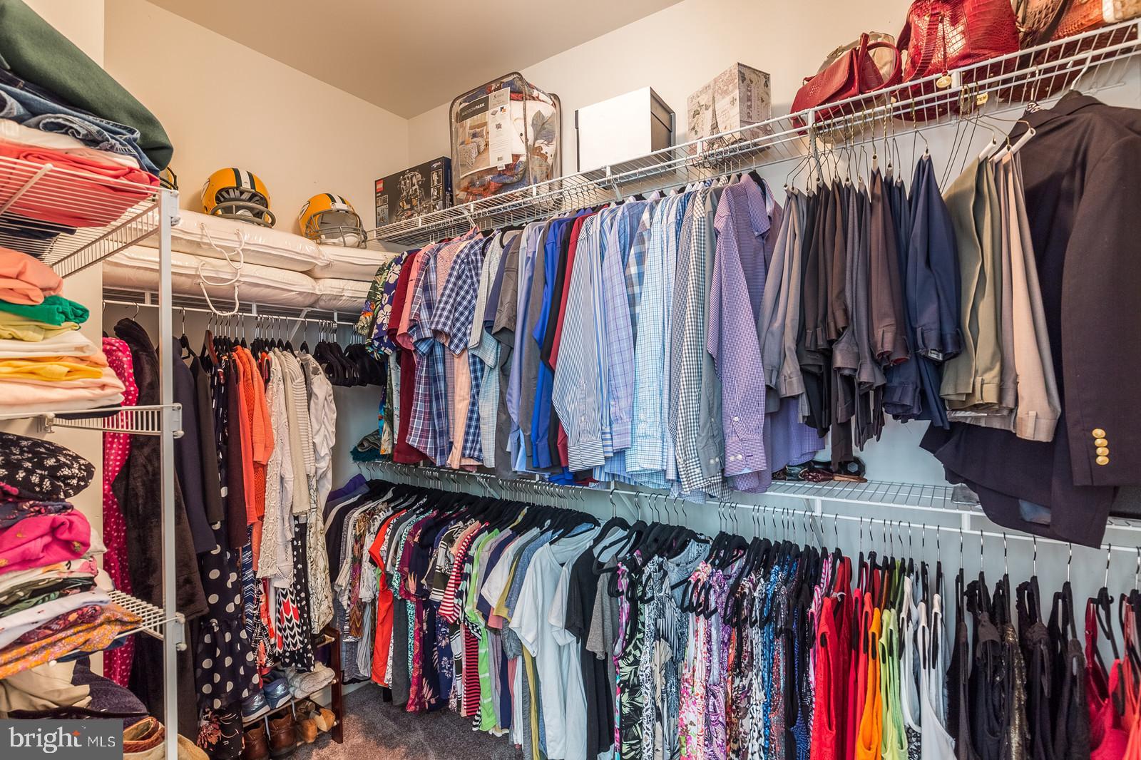 FOUR SEASONS - Residential