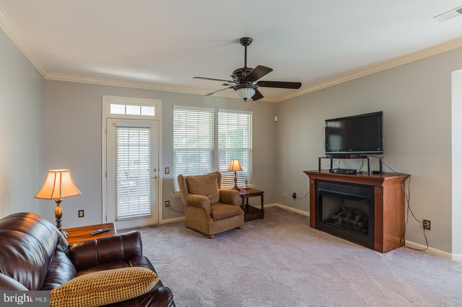 FOUR SEASONS - Residential