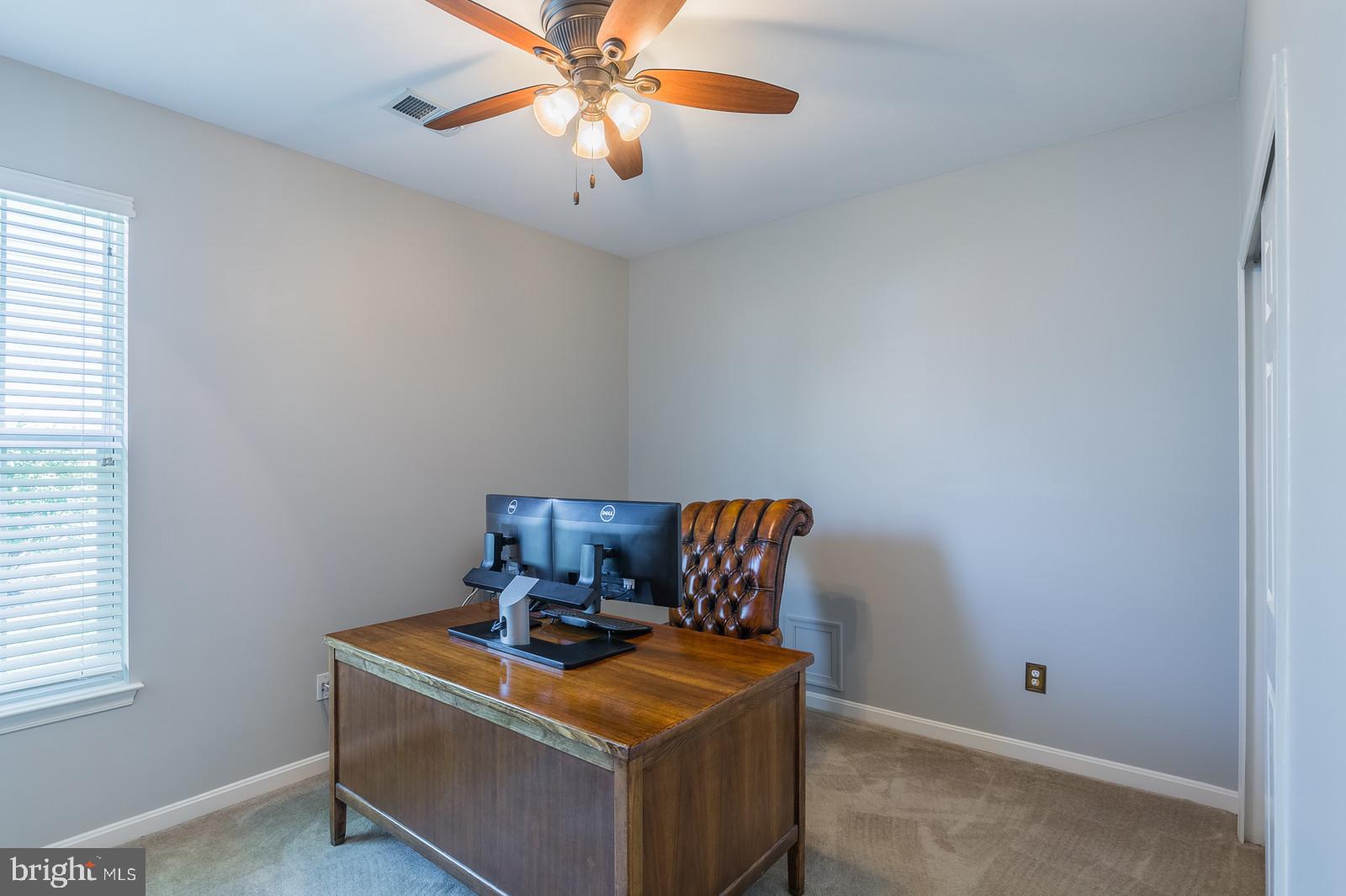 FOUR SEASONS - Residential